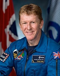 Timothy_Peake,_official_portrait
